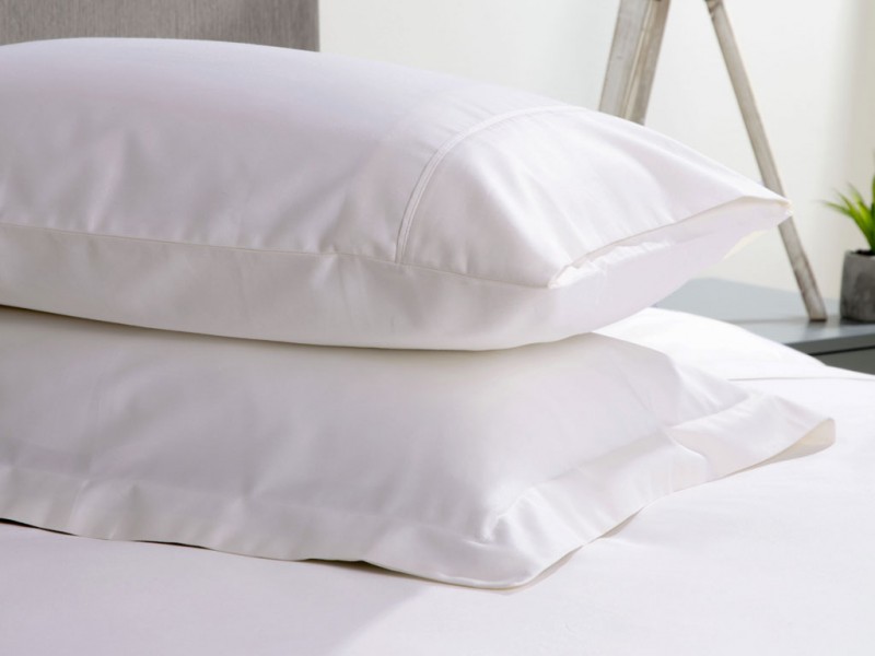 Belledorm 600 Thread Count Premium Cotton Pillowcases in White